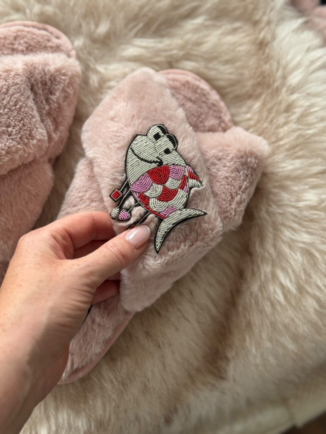 Slipper with brooch